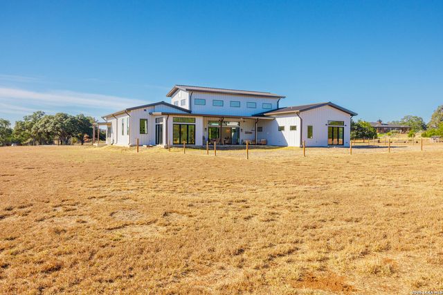 925 Clearwater Canyon, Bandera, TX 78003