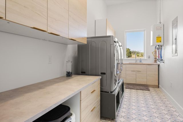 925 Clearwater Canyon, Bandera, TX 78003