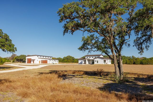 925 Clearwater Canyon, Bandera, TX 78003