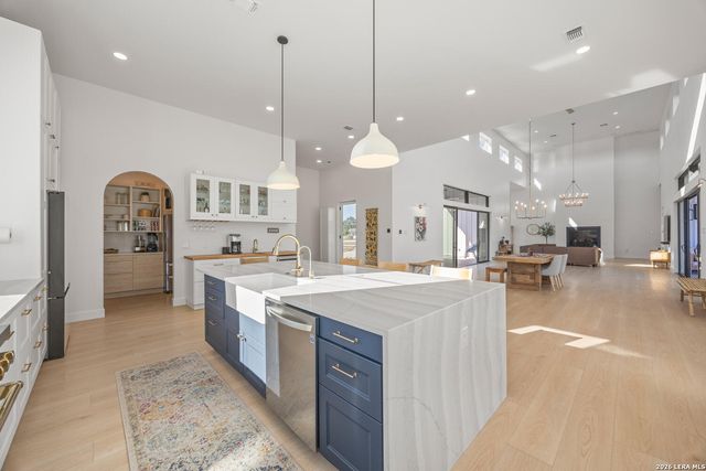 925 Clearwater Canyon, Bandera, TX 78003