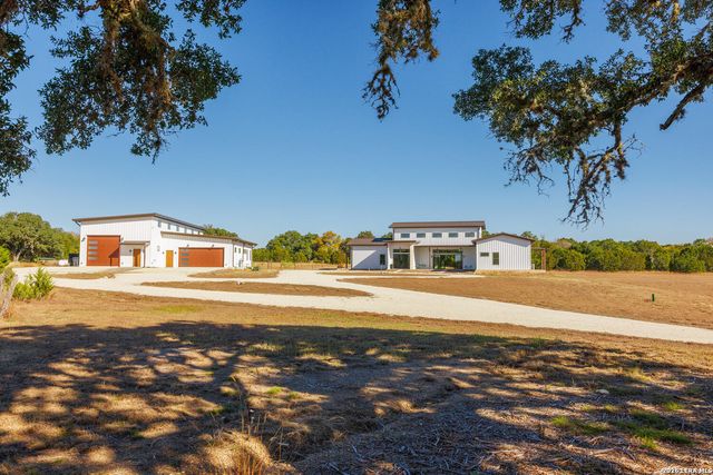 925 Clearwater Canyon, Bandera, TX 78003