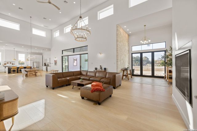 925 Clearwater Canyon, Bandera, TX 78003