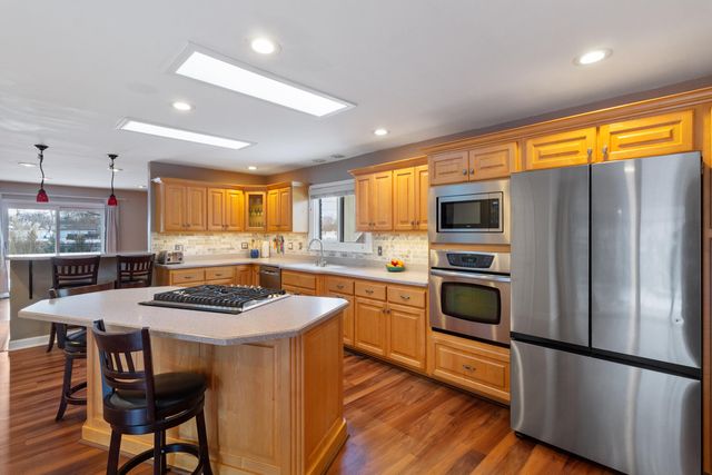 8134 Oakwood Avenue, Munster, IN 46321