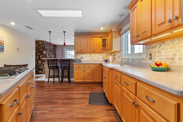 8134 Oakwood Avenue, Munster, IN 46321