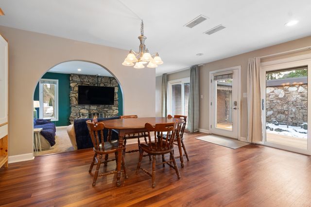 8134 Oakwood Avenue, Munster, IN 46321