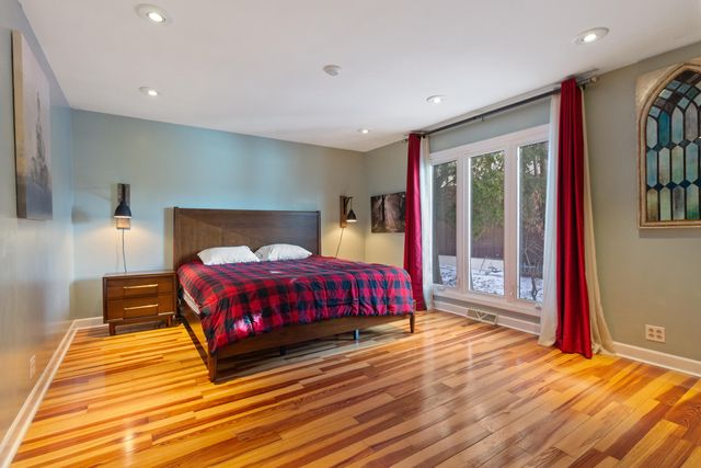 8134 Oakwood Avenue, Munster, IN 46321