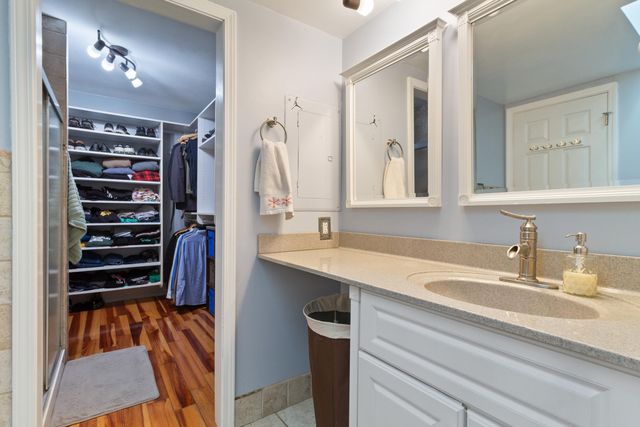 8134 Oakwood Avenue, Munster, IN 46321