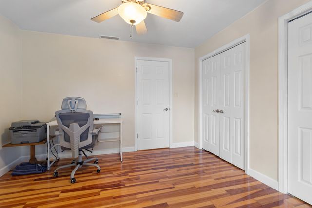 8134 Oakwood Avenue, Munster, IN 46321