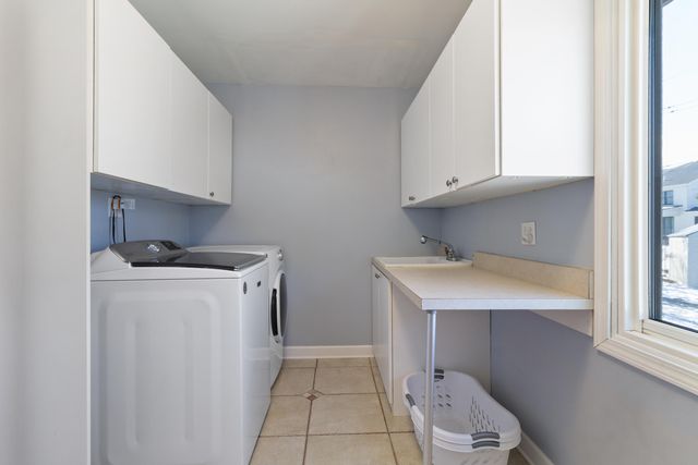 8134 Oakwood Avenue, Munster, IN 46321