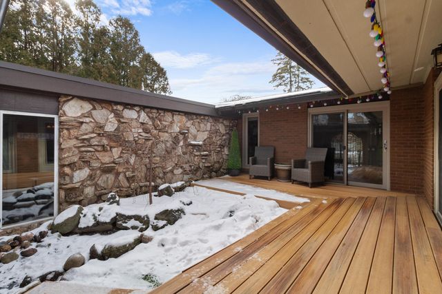 8134 Oakwood Avenue, Munster, IN 46321