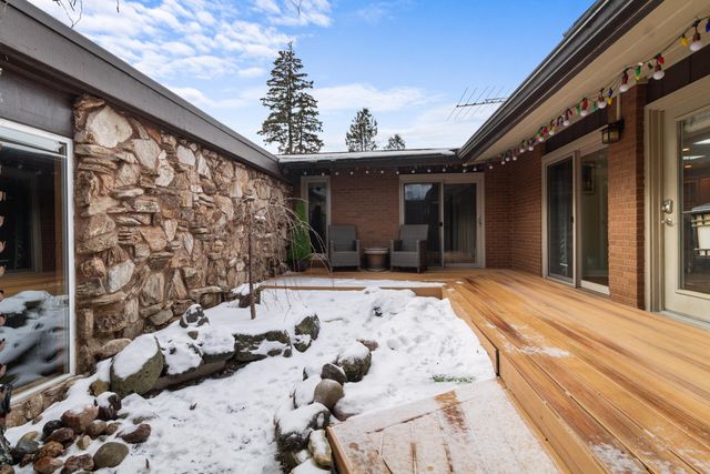 8134 Oakwood Avenue, Munster, IN 46321