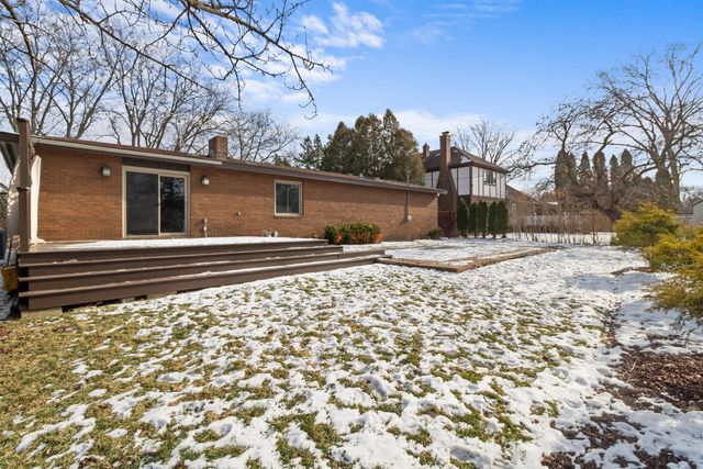 8134 Oakwood Avenue, Munster, IN 46321