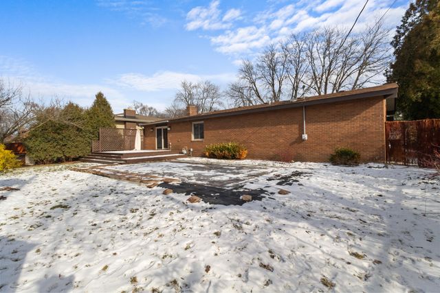 8134 Oakwood Avenue, Munster, IN 46321