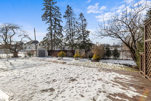 8134 Oakwood Avenue, Munster, IN 46321