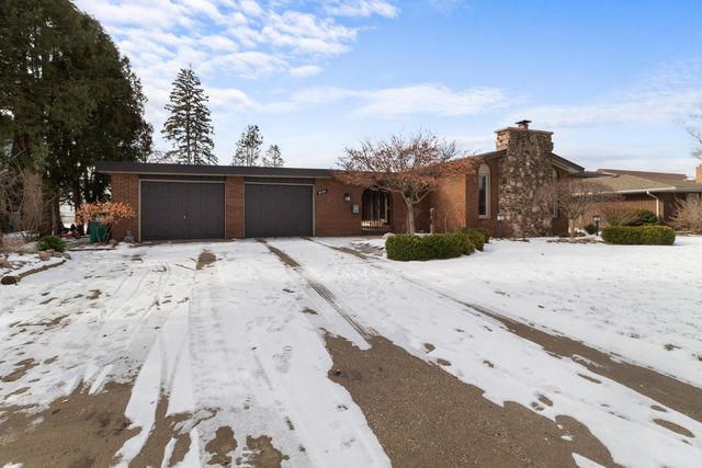 8134 Oakwood Avenue, Munster, IN 46321