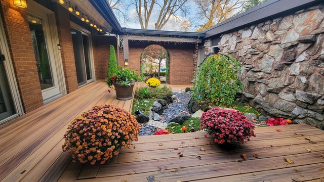 8134 Oakwood Avenue, Munster, IN 46321