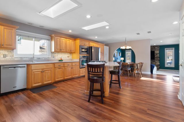 8134 Oakwood Avenue, Munster, IN 46321