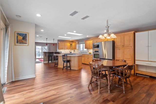 8134 Oakwood Avenue, Munster, IN 46321