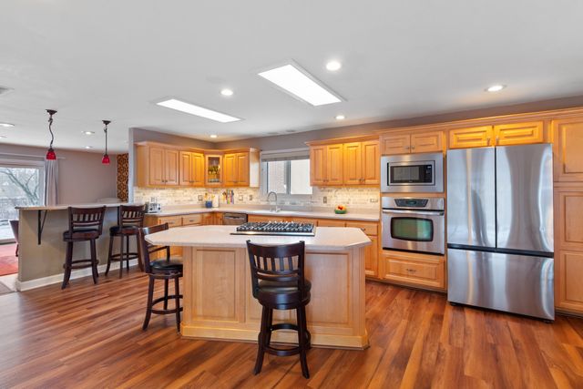 8134 Oakwood Avenue, Munster, IN 46321