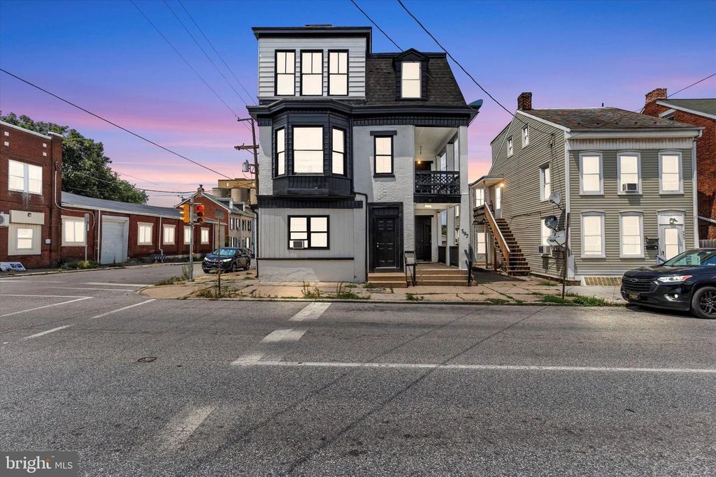 597 W PHILADELPHIA ST, York, PA 17403
