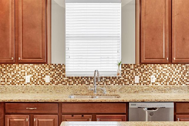 1102 WHITE WATER BAY DRIVE, Groveland, FL 34736