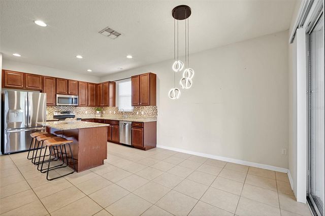 1102 WHITE WATER BAY DRIVE, Groveland, FL 34736