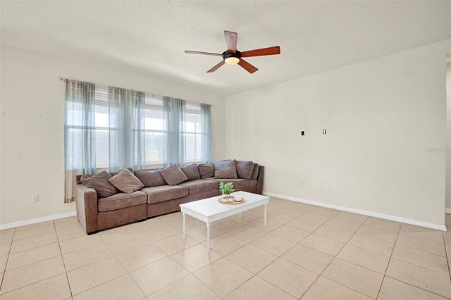 1102 WHITE WATER BAY DRIVE, Groveland, FL 34736