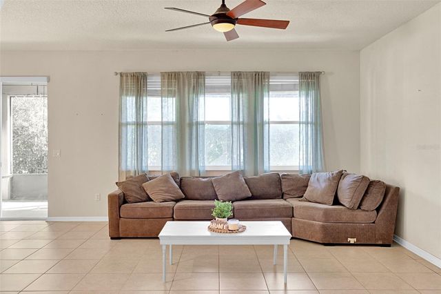 1102 WHITE WATER BAY DRIVE, Groveland, FL 34736