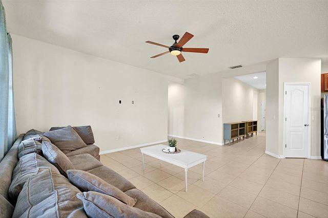 1102 WHITE WATER BAY DRIVE, Groveland, FL 34736