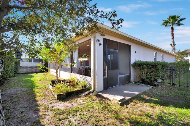 1102 WHITE WATER BAY DRIVE, Groveland, FL 34736