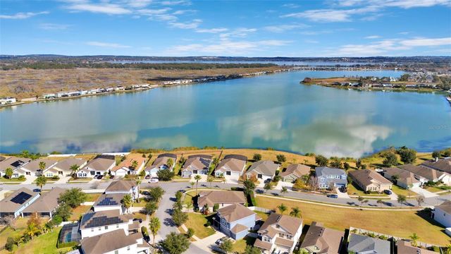 1102 WHITE WATER BAY DRIVE, Groveland, FL 34736