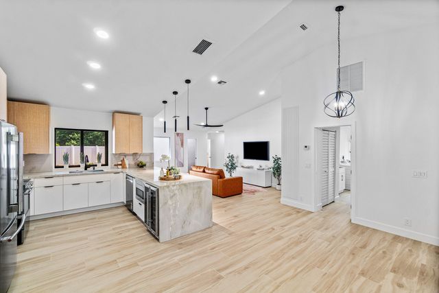 3527 SW 23rd Street, Delray Beach, FL 33445