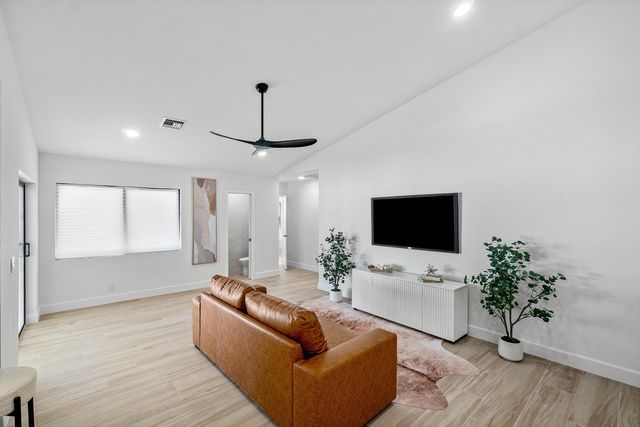 3527 SW 23rd Street, Delray Beach, FL 33445