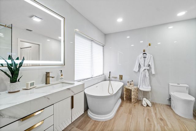 3527 SW 23rd Street, Delray Beach, FL 33445