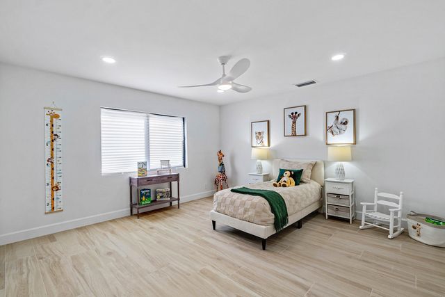 3527 SW 23rd Street, Delray Beach, FL 33445