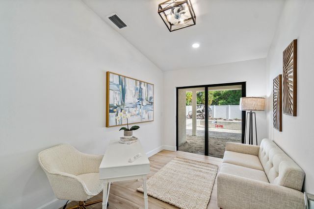 3527 SW 23rd Street, Delray Beach, FL 33445