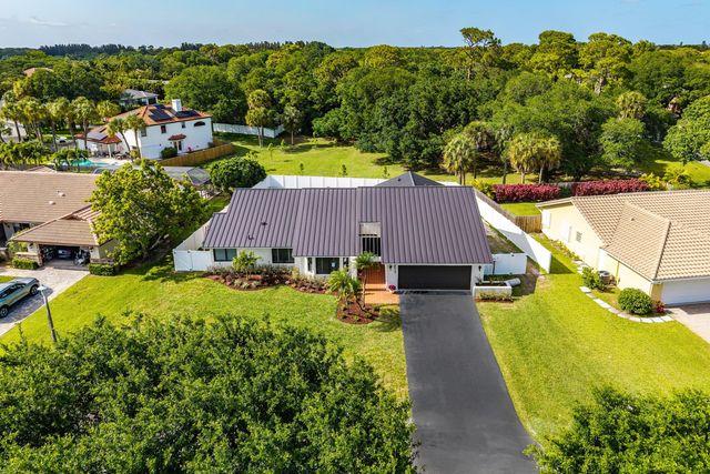 3527 SW 23rd Street, Delray Beach, FL 33445