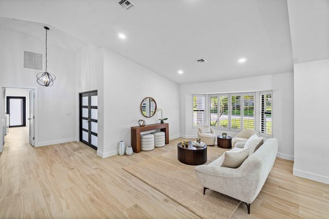 3527 SW 23rd Street, Delray Beach, FL 33445