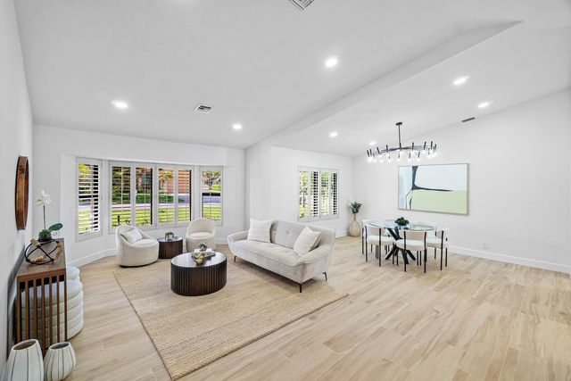 3527 SW 23rd Street, Delray Beach, FL 33445