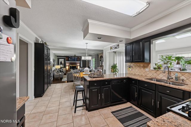 7003 Shadowcreek Drive, Maumee, OH 43537