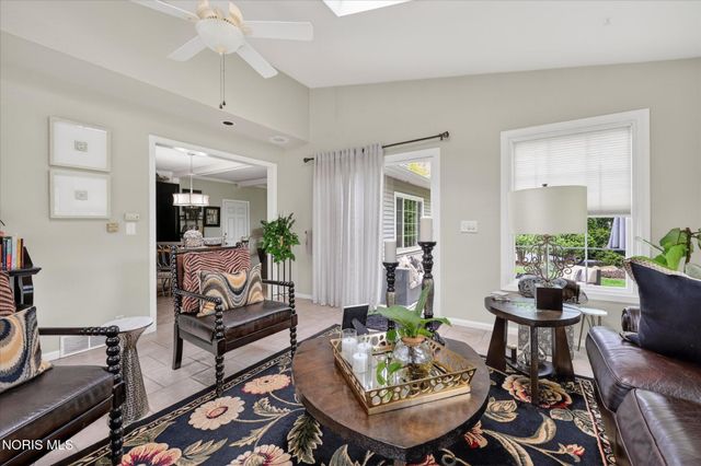 7003 Shadowcreek Drive, Maumee, OH 43537