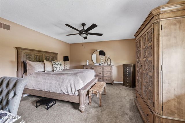 7003 Shadowcreek Drive, Maumee, OH 43537