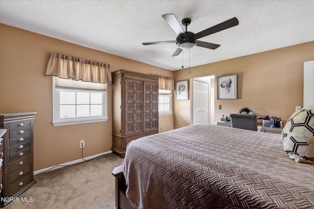 7003 Shadowcreek Drive, Maumee, OH 43537