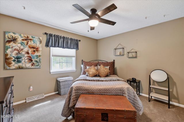 7003 Shadowcreek Drive, Maumee, OH 43537