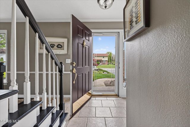 7003 Shadowcreek Drive, Maumee, OH 43537