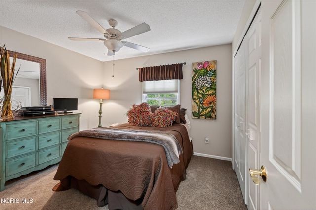 7003 Shadowcreek Drive, Maumee, OH 43537