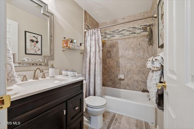 7003 Shadowcreek Drive, Maumee, OH 43537
