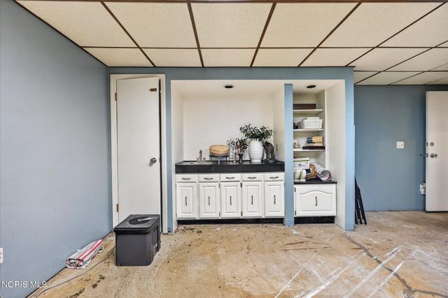 7003 Shadowcreek Drive, Maumee, OH 43537