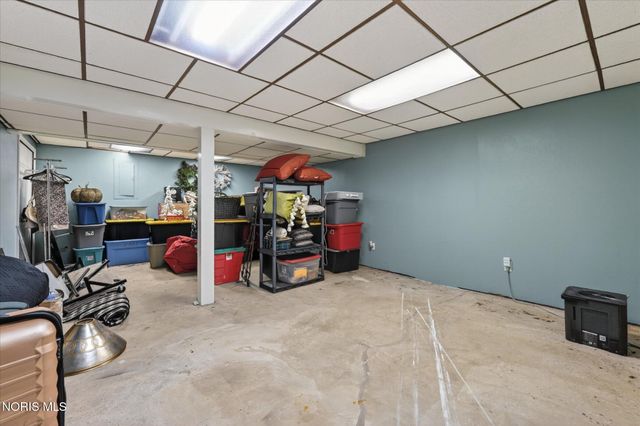 7003 Shadowcreek Drive, Maumee, OH 43537