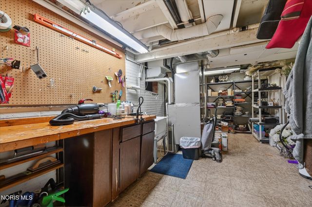 7003 Shadowcreek Drive, Maumee, OH 43537